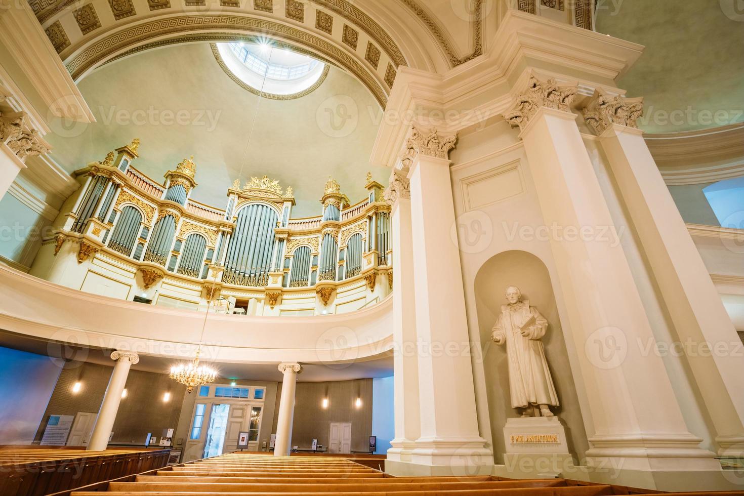 klassisches Interieur der Kathedrale von Helsinki foto