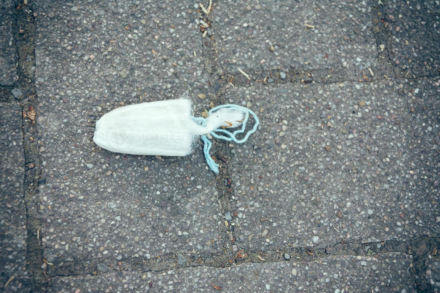 ein alter Tampon auf einer Straße foto