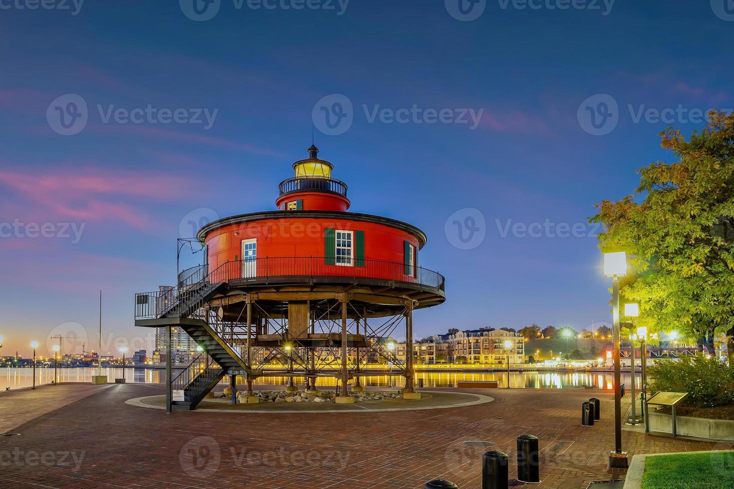 sieben-Fuß-Knoll-Leuchtturm im inneren Hafen von Baltimore, Maryland, USA foto