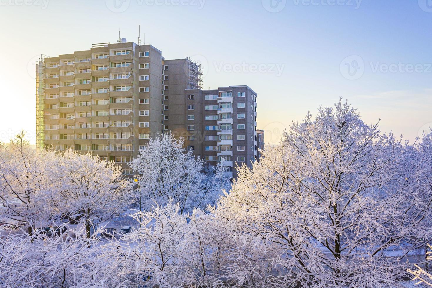 verschneiten winter schnee und eis landschaft panorama bremerhaven deutschland. foto