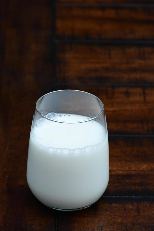 Milch in einem Glas foto