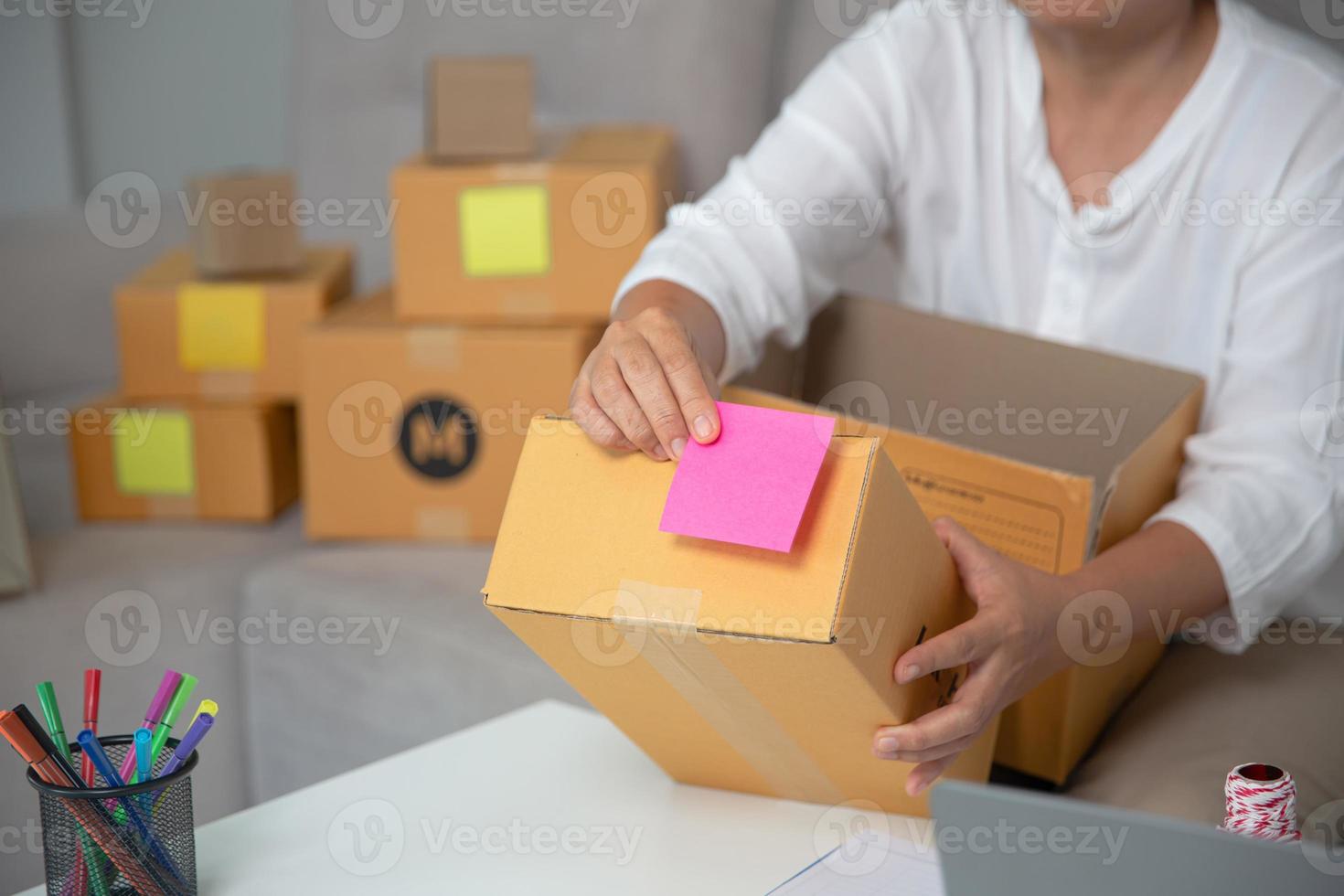 frau besitzer geschäftsfrau arbeit zu hause foto