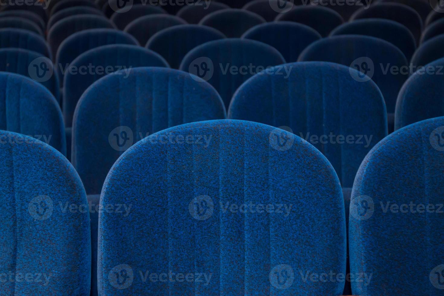 leere blaue Kino- oder Theatersitze foto