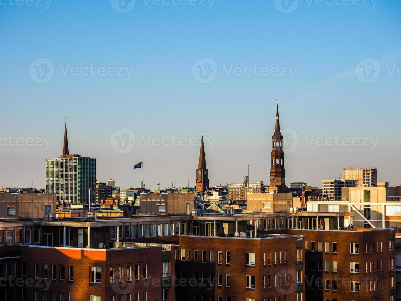 Hdr-Skyline-Blick auf Hamburg foto