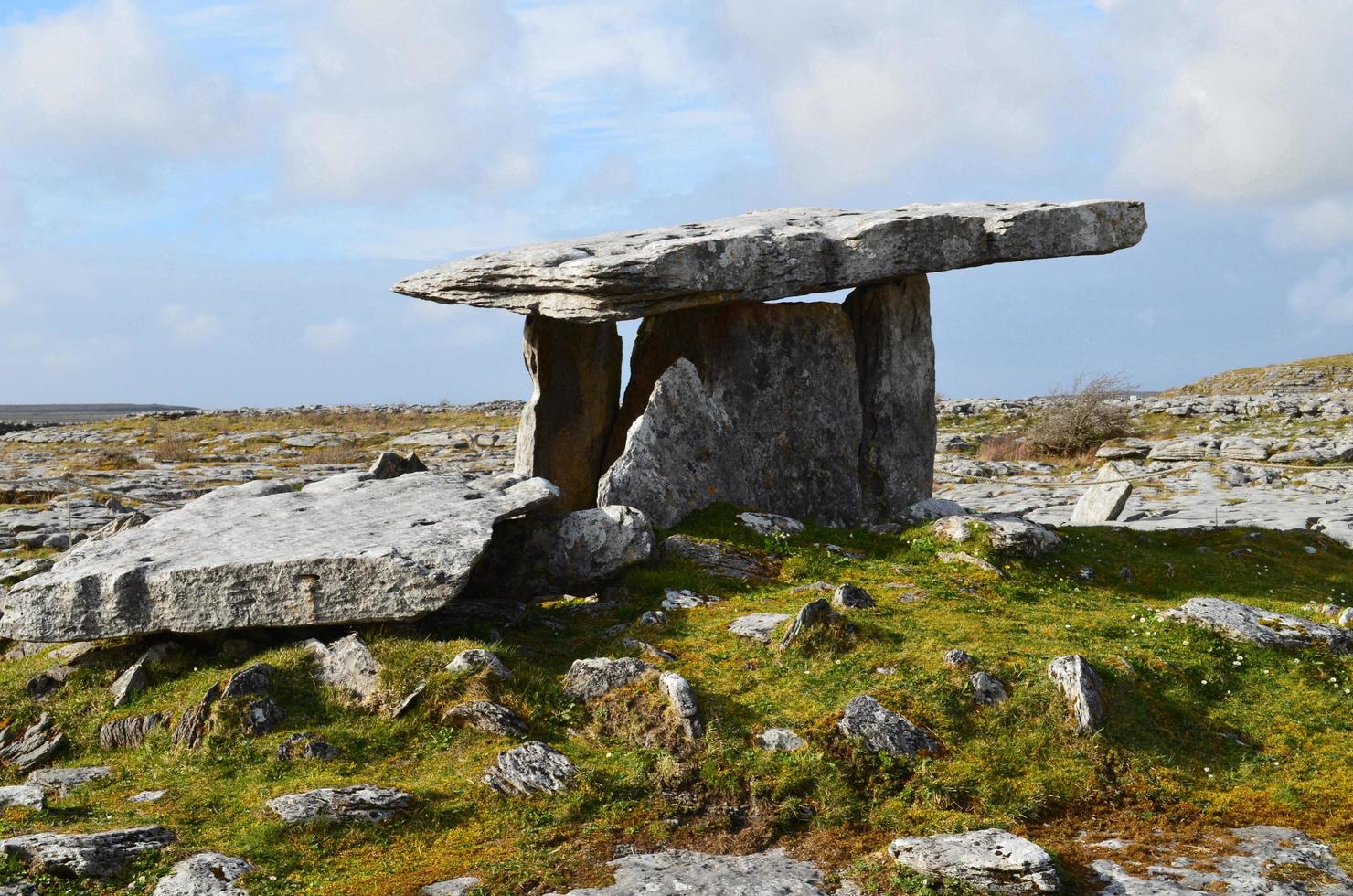 Steine des Dolmens von Poulnabrone foto