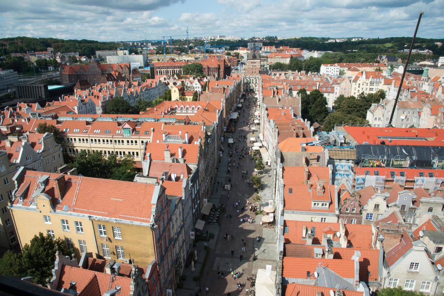 luftaufnahme der hauptstraße in danzig vom domturm. Polen foto