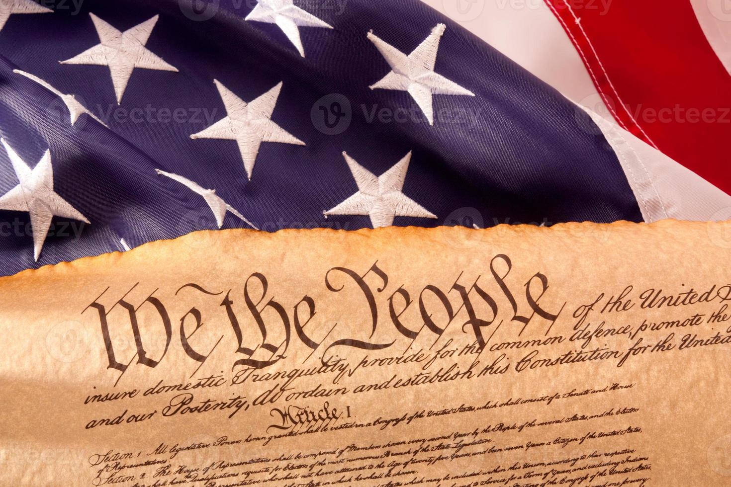 uns Verfassung - wir das Volk mit der Flagge der USA. foto