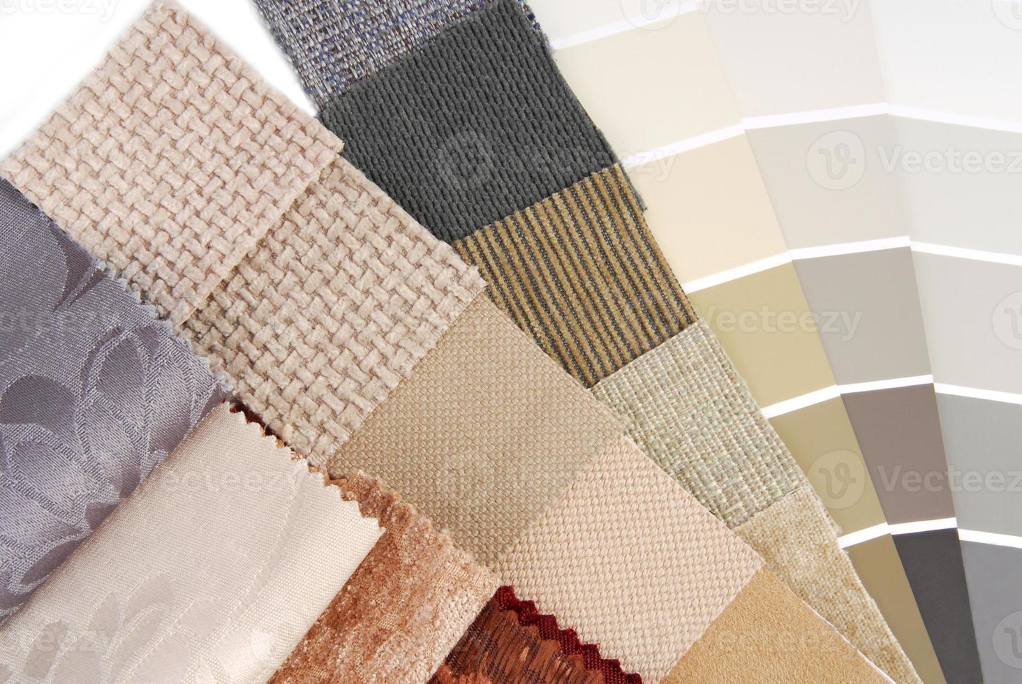 Auswahl an Polsterteppichen und Vorhangfarben für den Innenraum foto