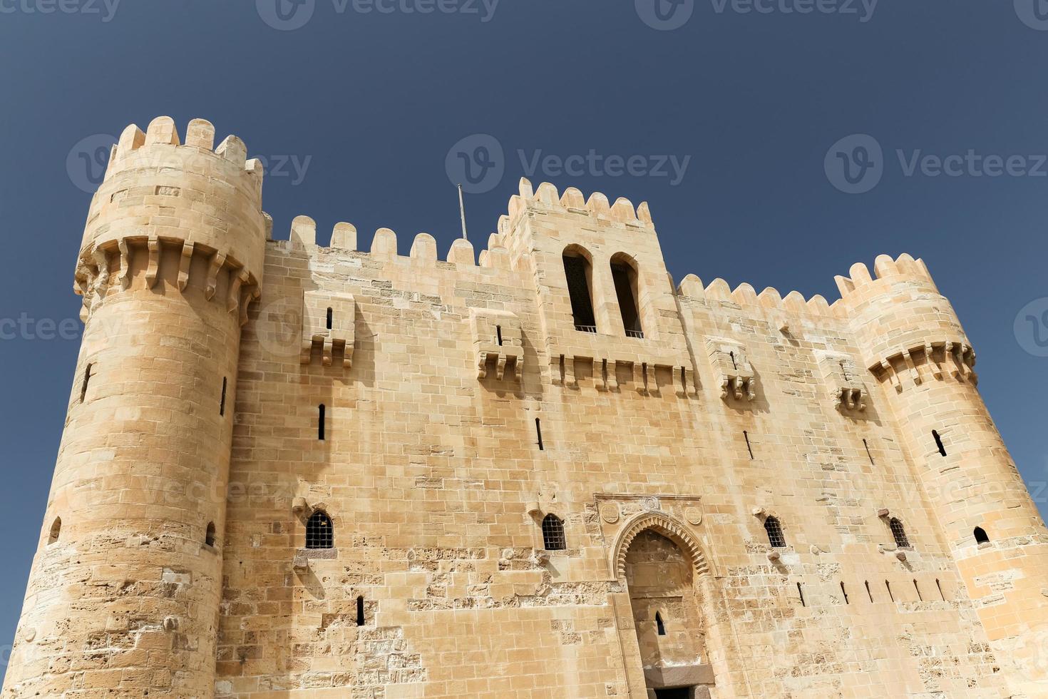 zitadelle von qaitbay in alexandria, ägypten foto