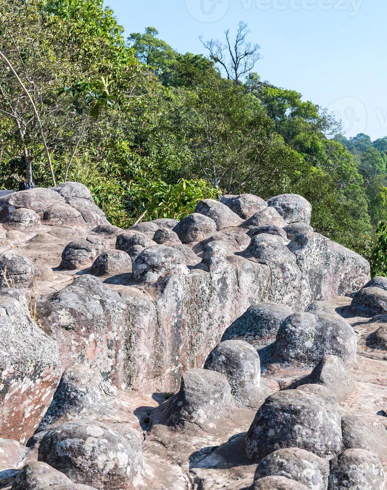 Knotenklippe aus Sandstein foto