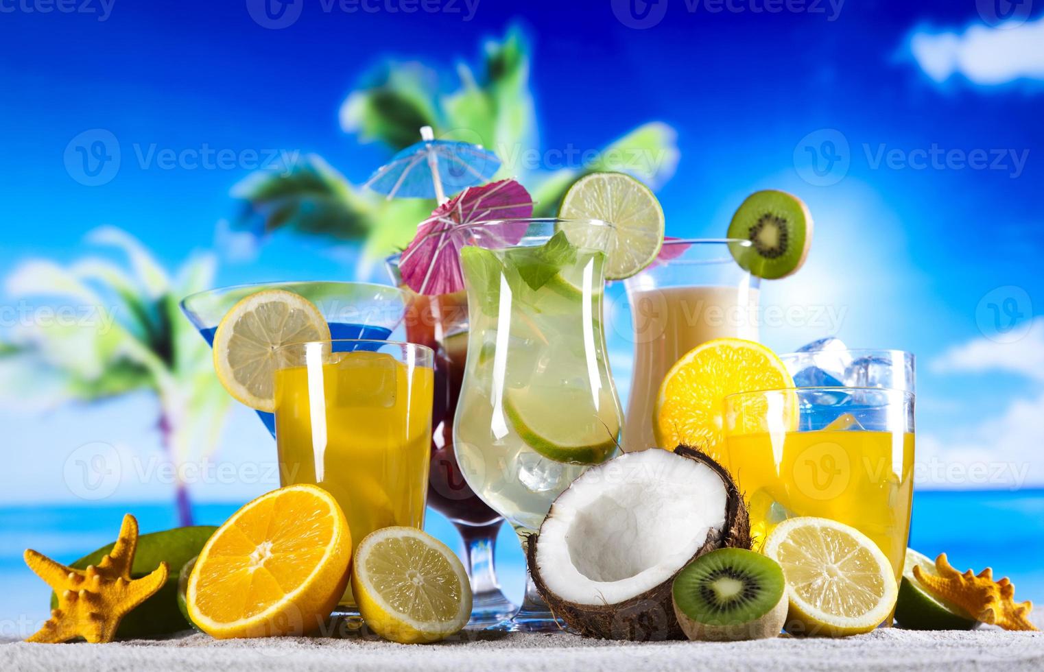 Alkoholgetränke mit Früchten foto