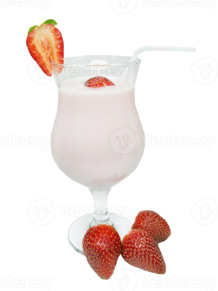 Erdbeer-Frucht-Cocktail-Smoothie-Getränk foto
