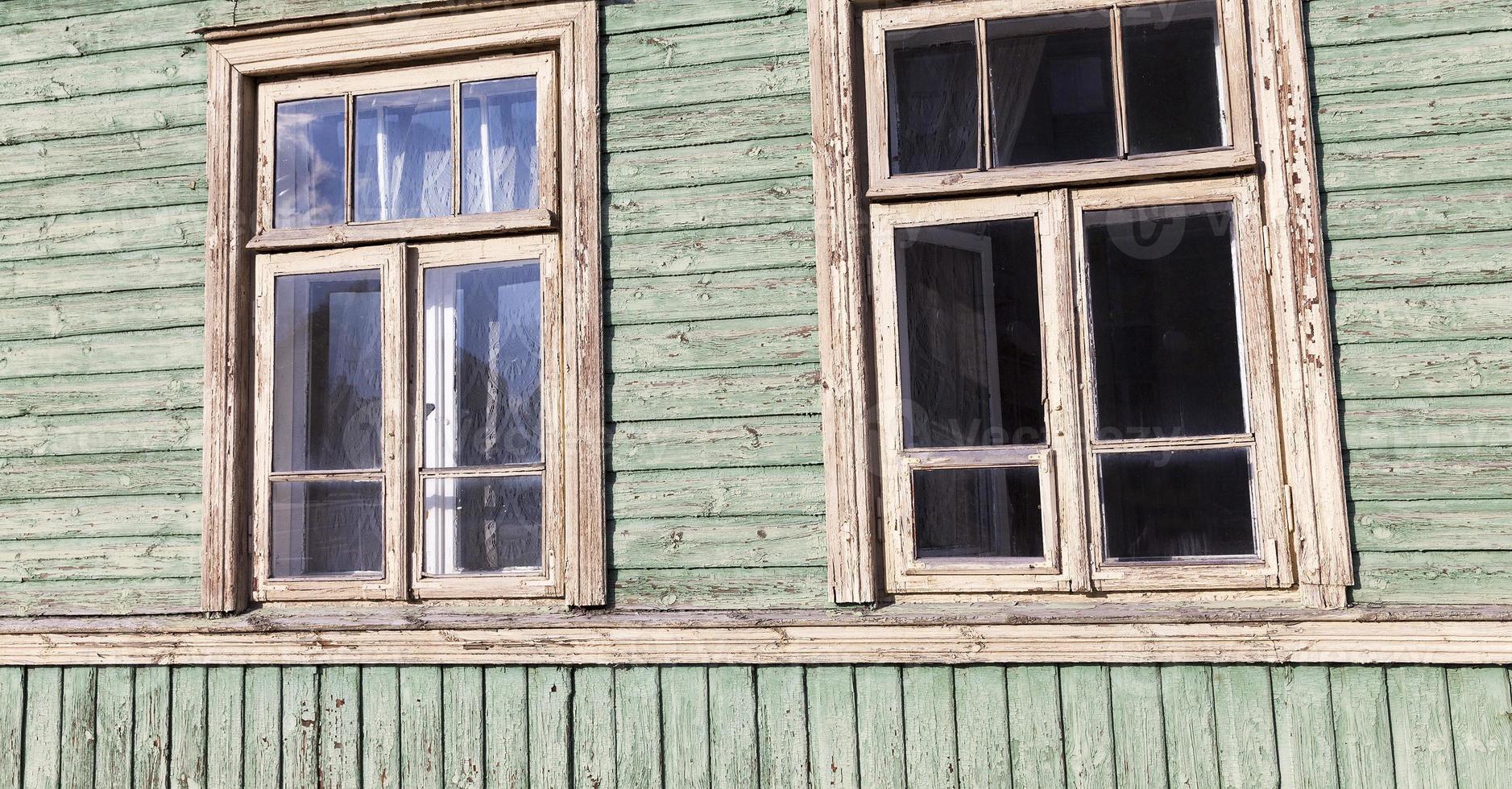 altes verlassenes Holzhaus foto