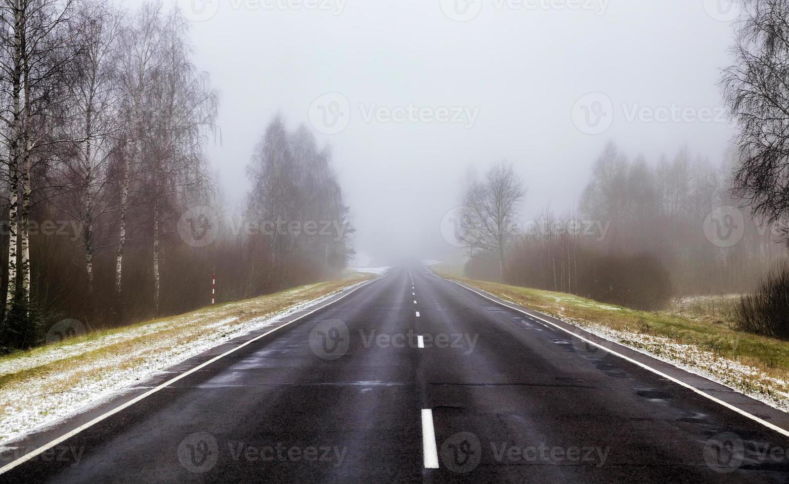 Spuren von der Lauffläche eines Autos foto