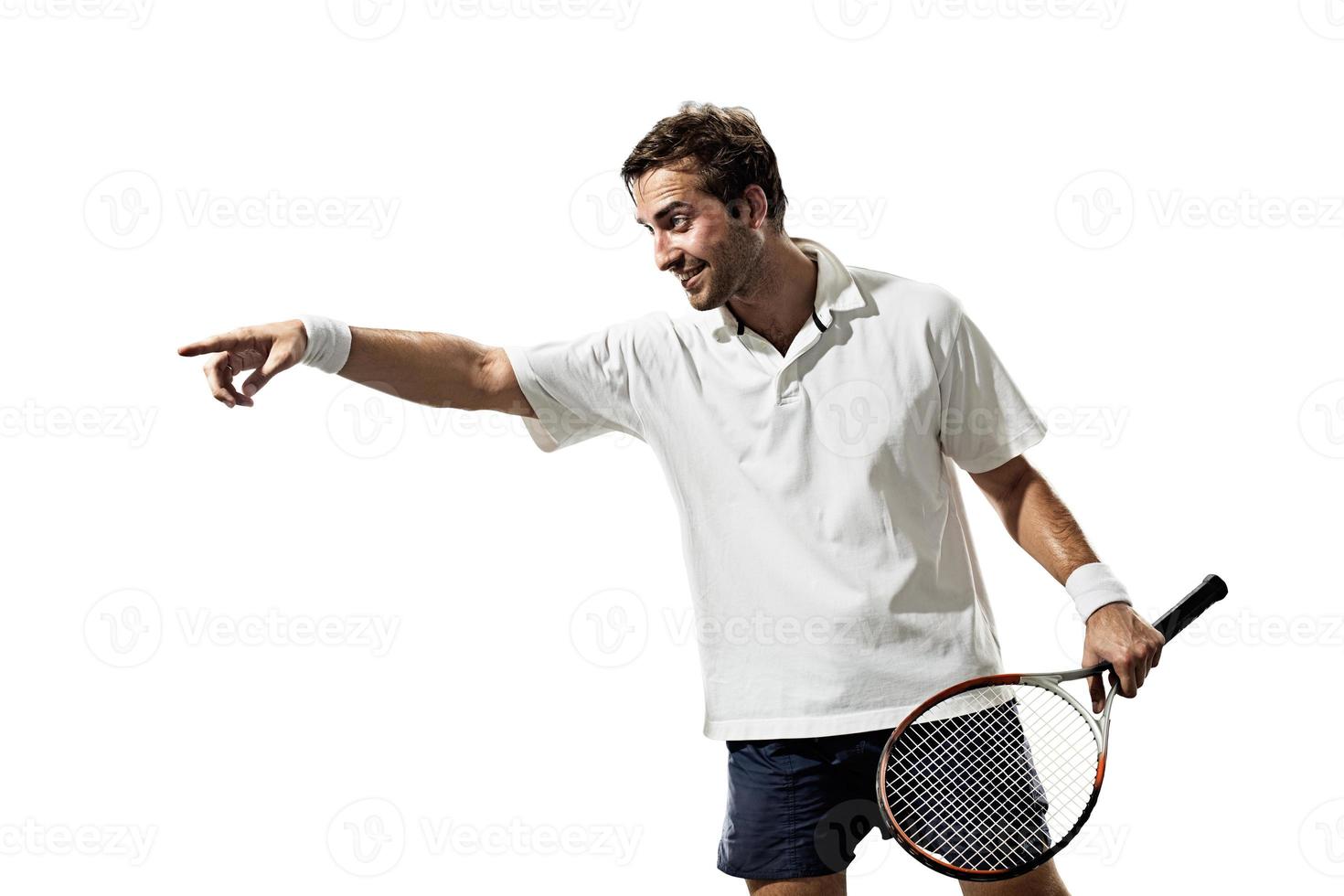 isoliert auf weißen jungen Mann spielt Tennis foto