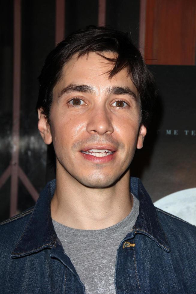 los angeles, 16. september - justin long bei der tusk los angeles premiere im vista theater am 16. september 2014 in los angeles, ca foto