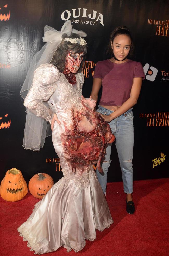 los angeles, 9. oktober - ashley madekwe beim 8. jährlichen vip-schwarzteppich-event von haunted hayride im griffith park am 9. oktober 2016 in los angeles, ca foto