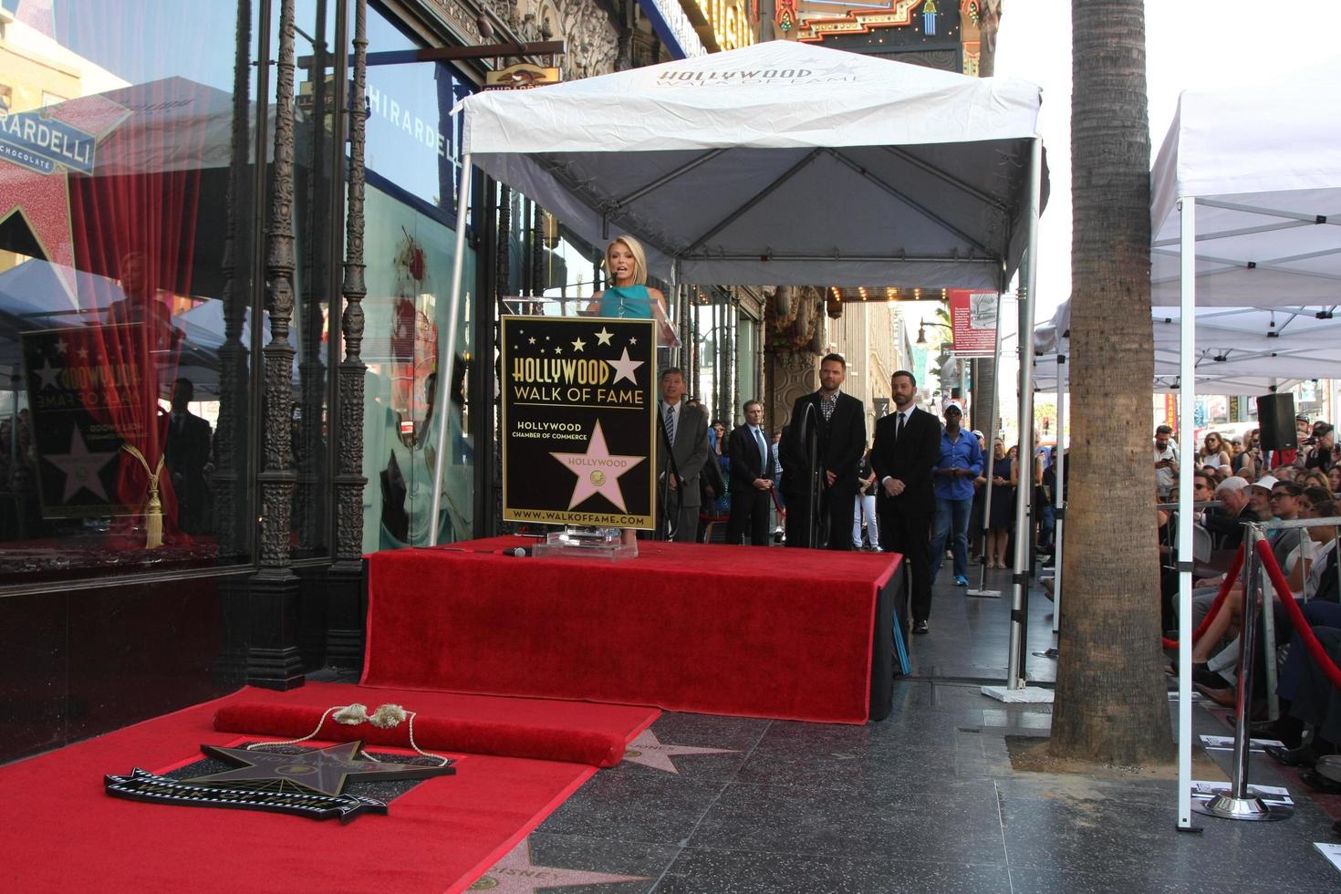 los angeles, oktober 12 - kelly ripa bei der kelly ripa hollywood walk of fame zeremonie auf dem hollywood walk of fame am 12. oktober 2015 in los angeles, ca foto