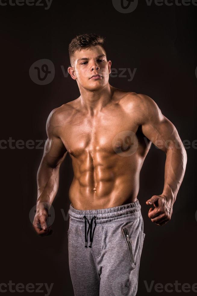 Bodybuilder Mann, zurückhaltend foto
