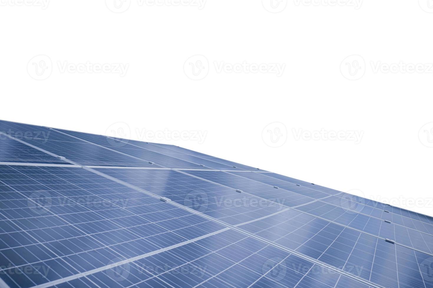Solarmodulplatten isoliert auf weißem Hintergrund mit Beschneidungspfad. Umweltenergiekonzept. foto