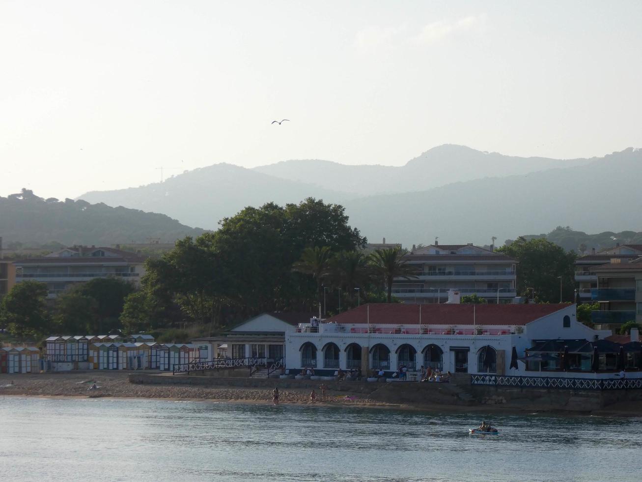 blick auf den strand von sant pol, s'agaro an der costa brava catalana foto