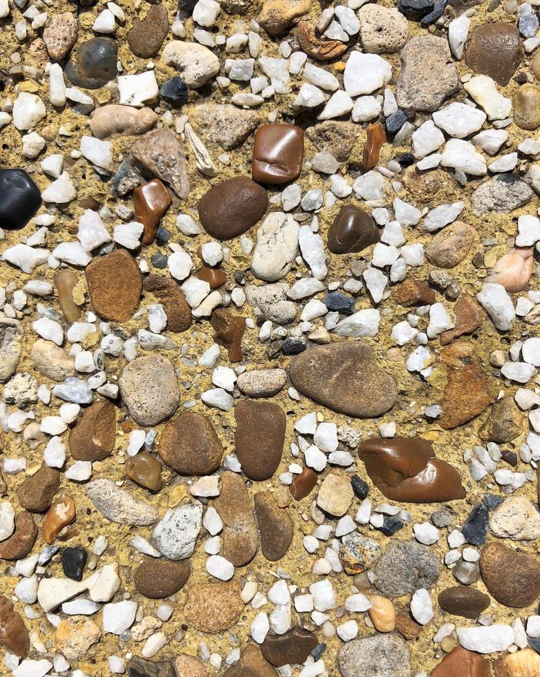 eine Oberfläche mit verschiedenen Felsen foto