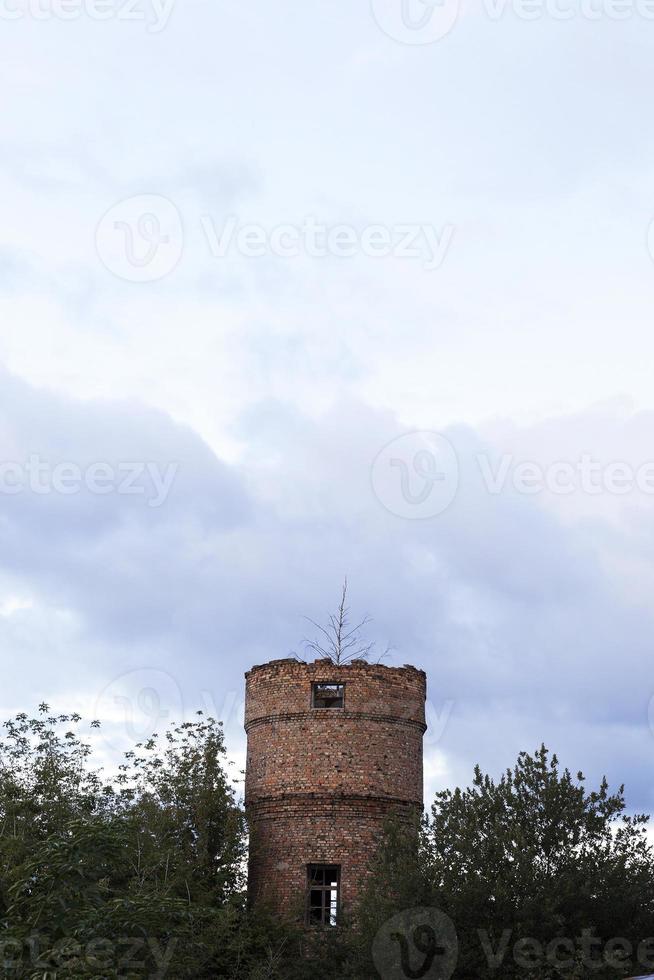 alter zerstörter Turm foto