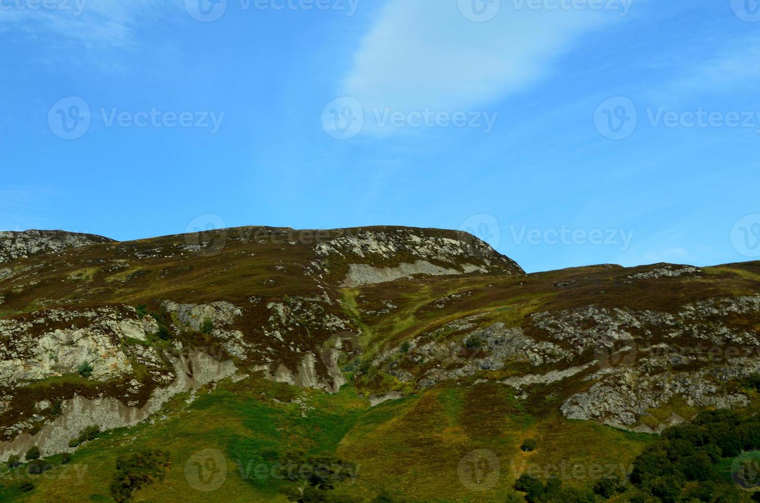 die cairngorms mit sanften hügeln in schottland foto