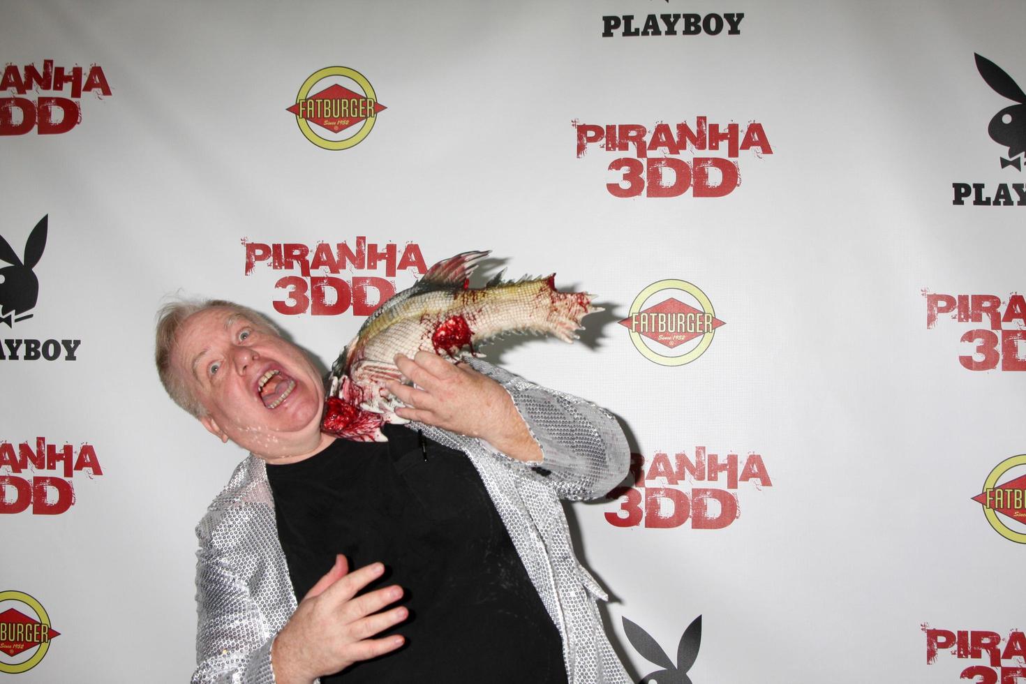 los angeles, 29. mai - john gulager trifft am 29. mai 2012 in los angeles, ca., bei der piranha 3dd-premiere in den mann chinese 6 theatres ein foto