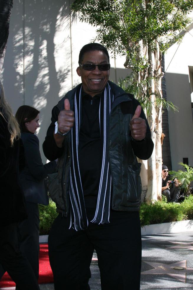 los angeles, feb 9 - herbie hancock bei der hollywood walk of fame zeremonie für paul mccartney im capital record building am 9. februar 2012 in los angeles, ca foto