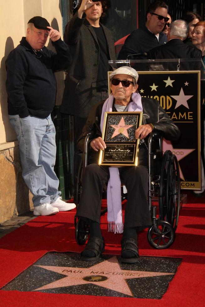 los angeles, 13. dezember - paul mazursky beim paul mazursky stern auf dem hollywood walk of fame zeremonie auf dem hollywood blvd am 13. dezember 2013 in los angeles, ca foto