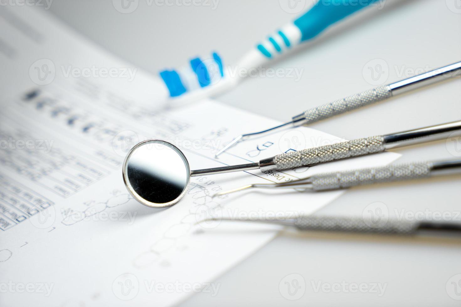 Satz Werkzeuge für medizinische Zahnausrüstung für Metallzahnärzte foto