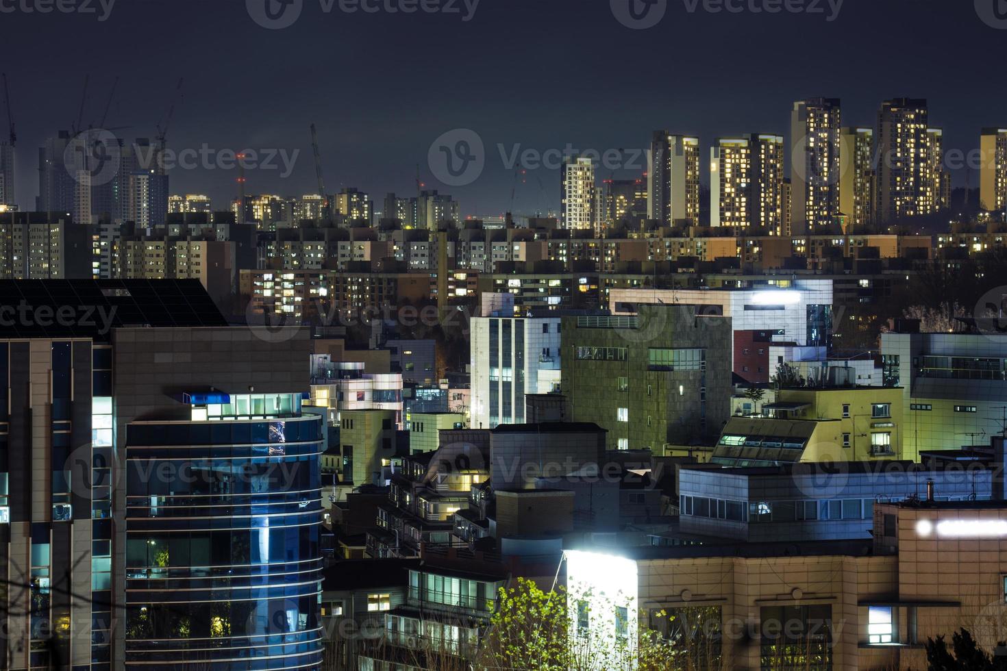 Nachtansicht der Wohnung in Seocho-gu, Seoul, Korea foto