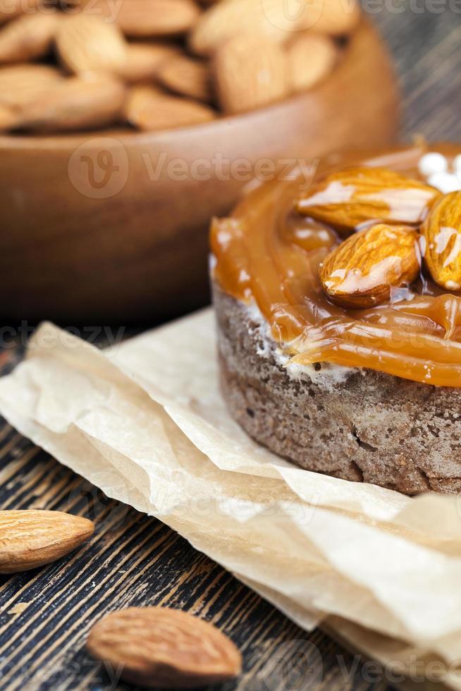 Törtchen mit Milchkäsefüllung und viel gesalzenem Karamell foto