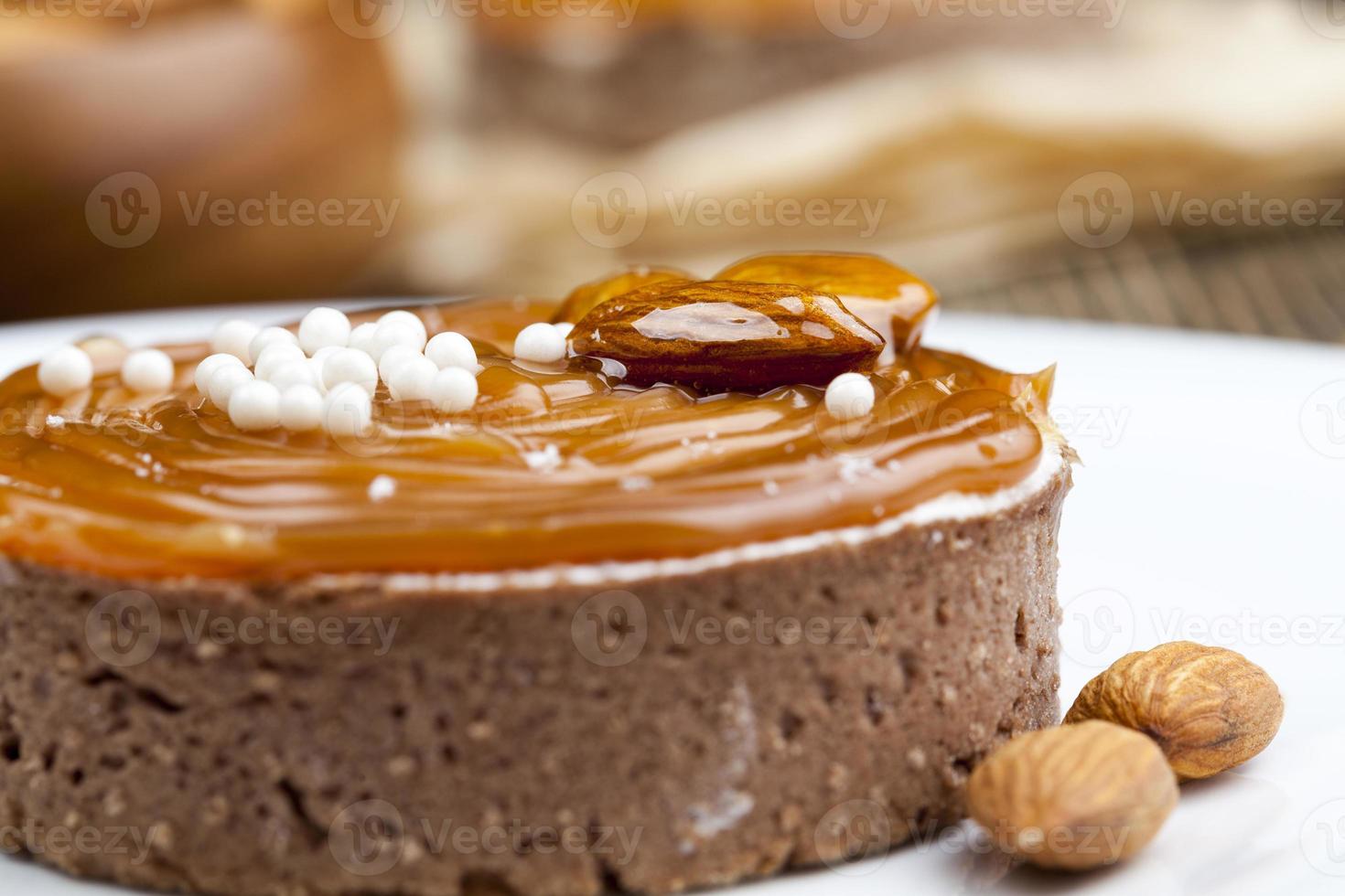 Törtchen mit Milchkäsefüllung und viel gesalzenem Karamell foto