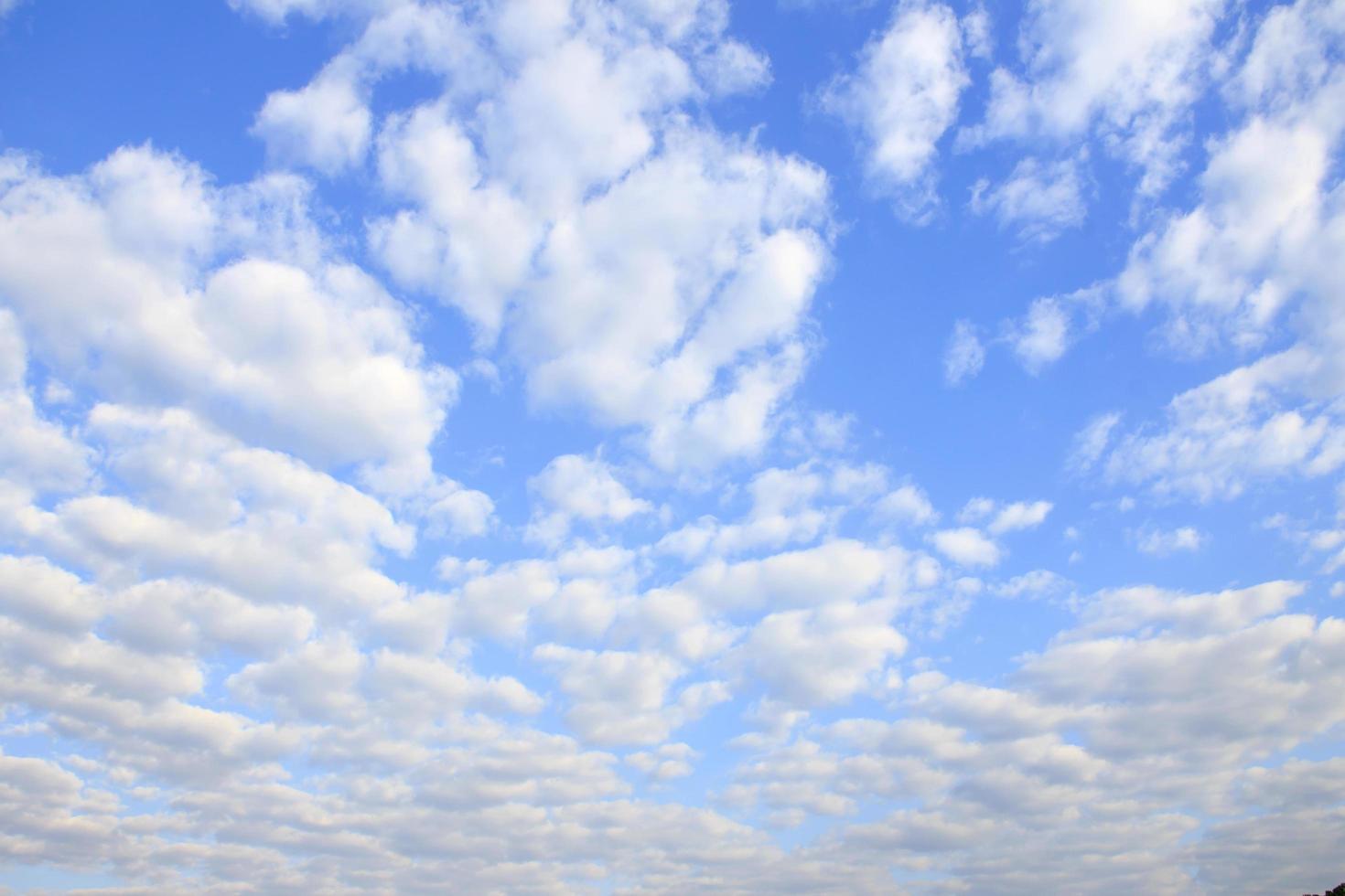 Himmel mit Wolken foto