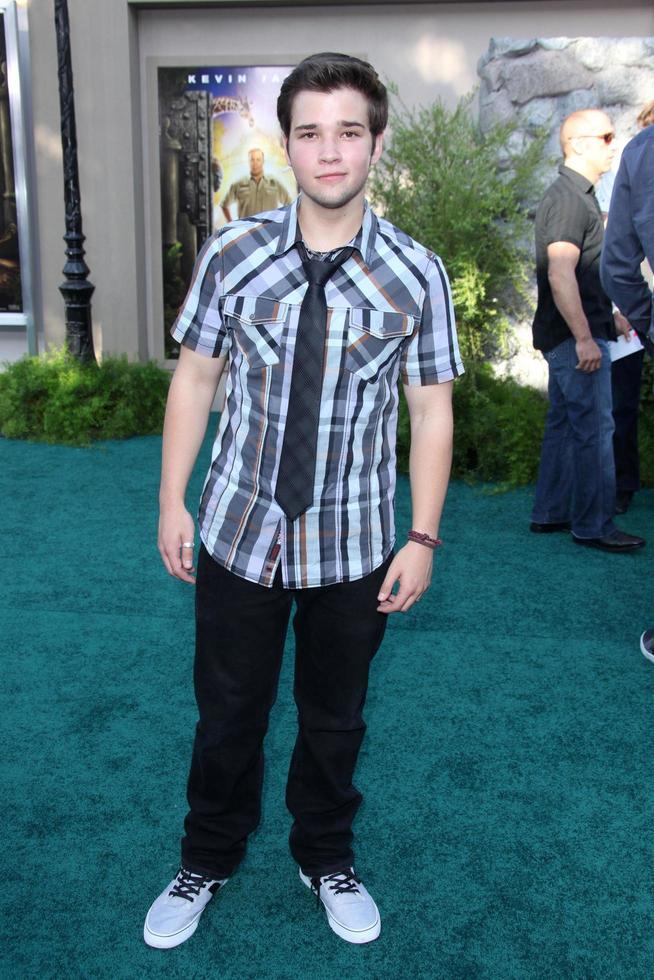 los angeles, 6. juli - nathan kress bei der zookeeper-premiere im regency village theater am 6. juli 2011 in westwood, ca foto