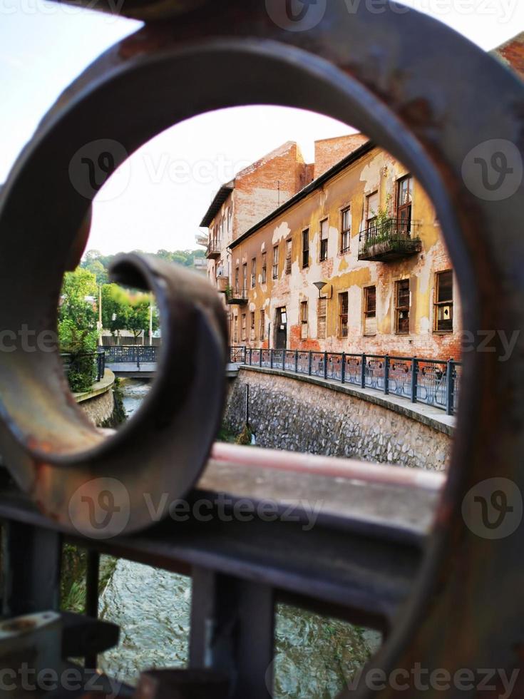 spezielle komposition über das gebäude in miskolc foto