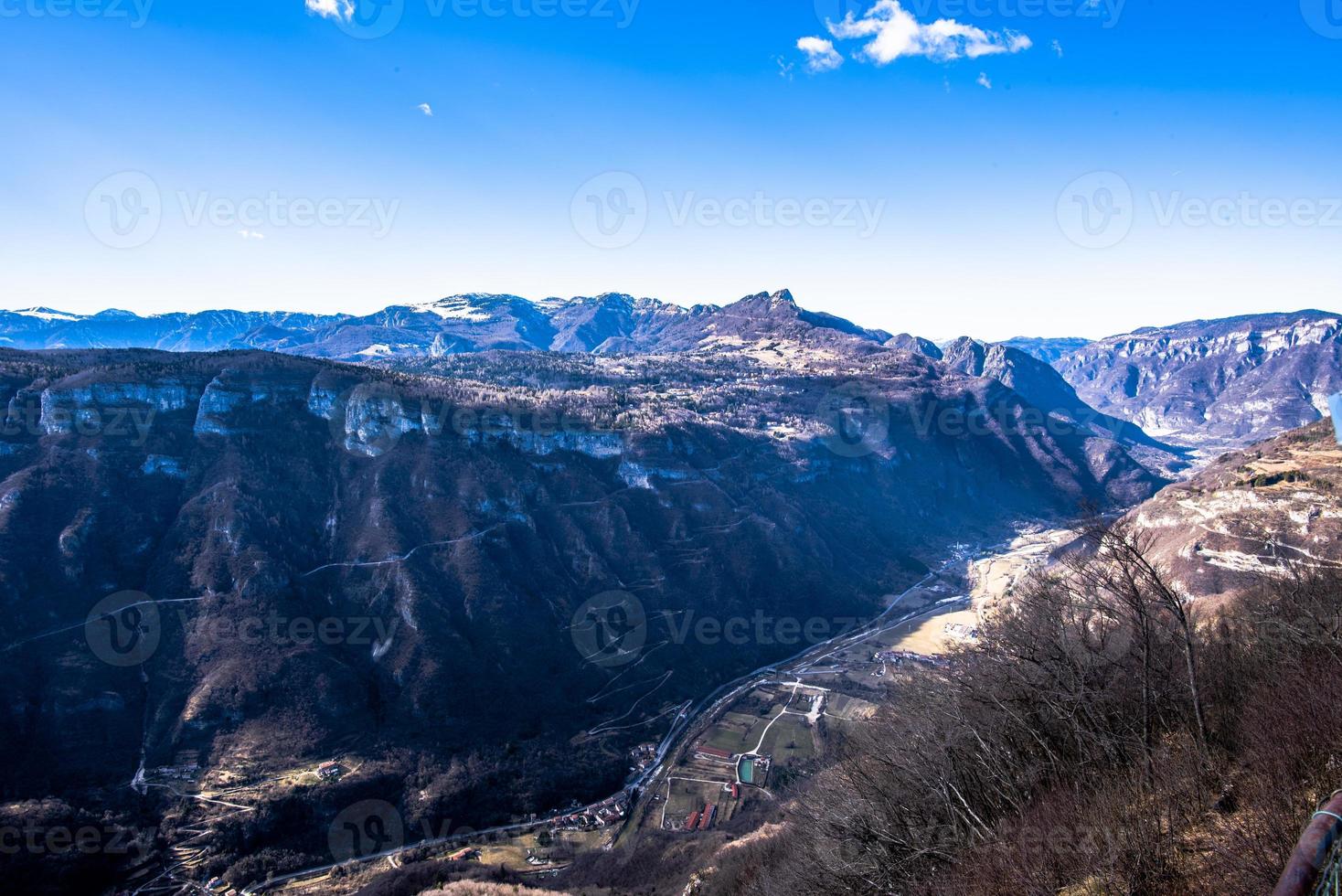 2022 02 26 pedescala Straße nach Tonezza del Cimone foto