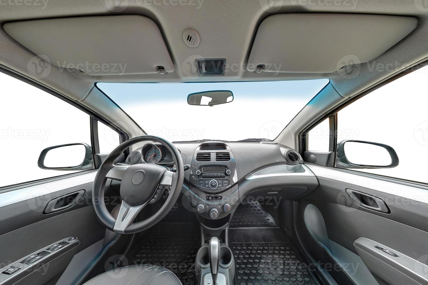 Panorama im Innensalon des modernen Prestigeautos Ravon R2 weißer Hintergrund foto