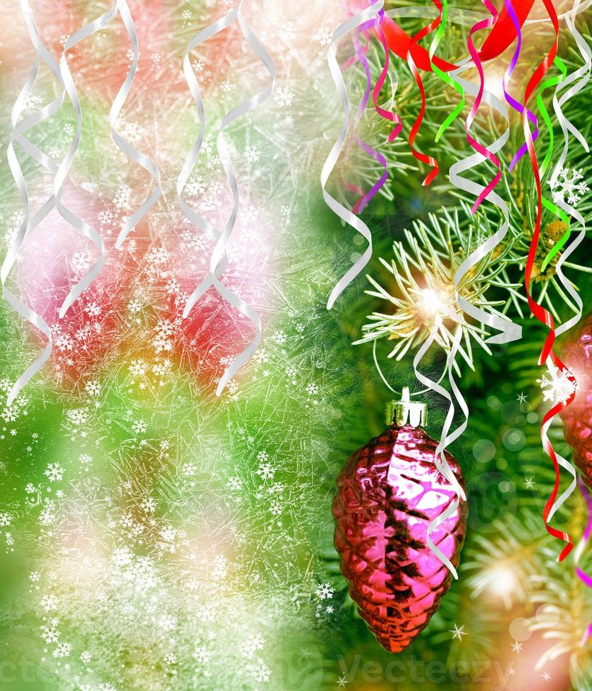Weihnachtsspielzeug Tannenzapfen auf dem Baum foto