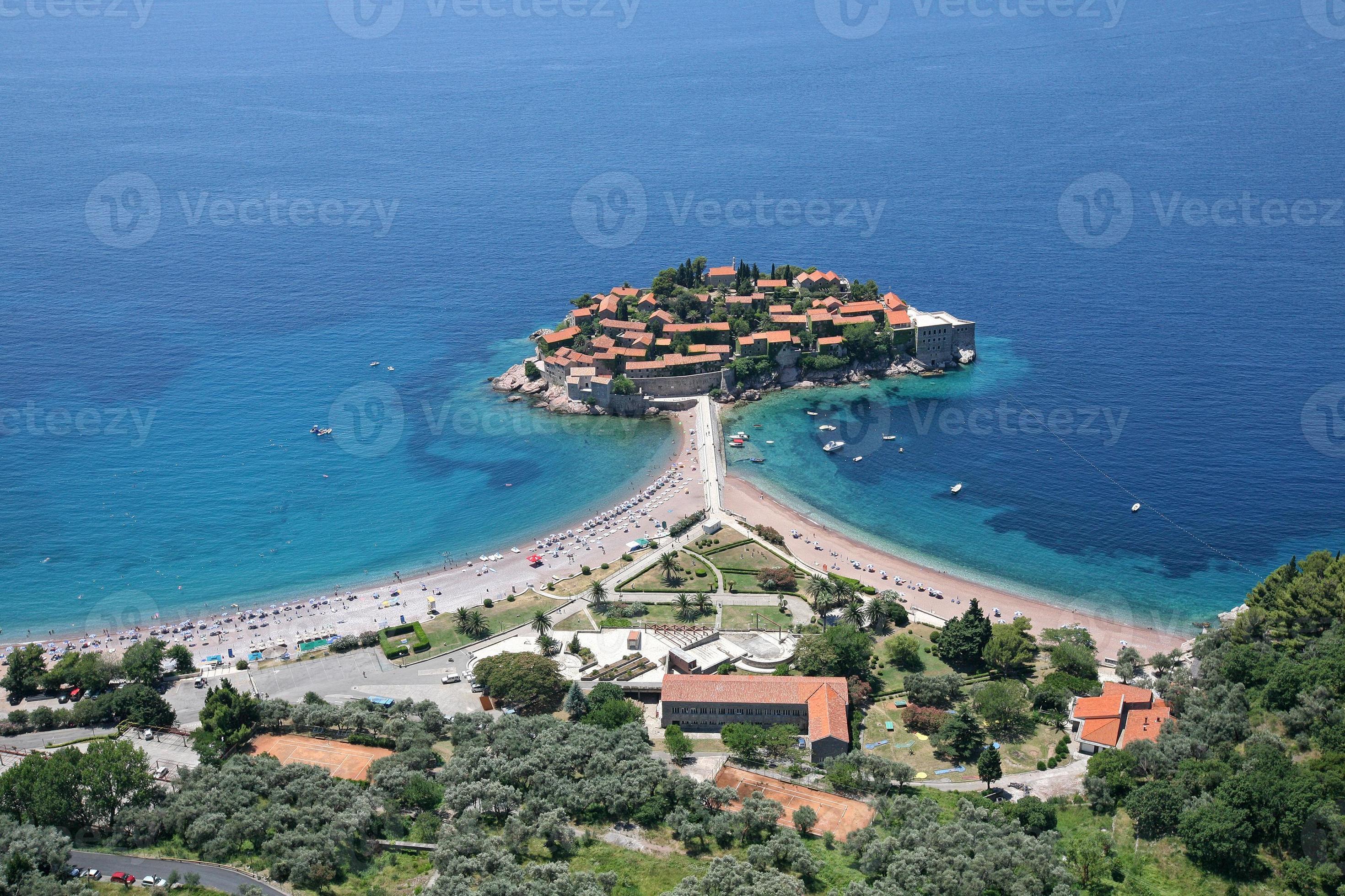 Luftaufnahme Der Insel Sveti Stefan Montenegro 1378576 Stock Photo Bei Vecteezy