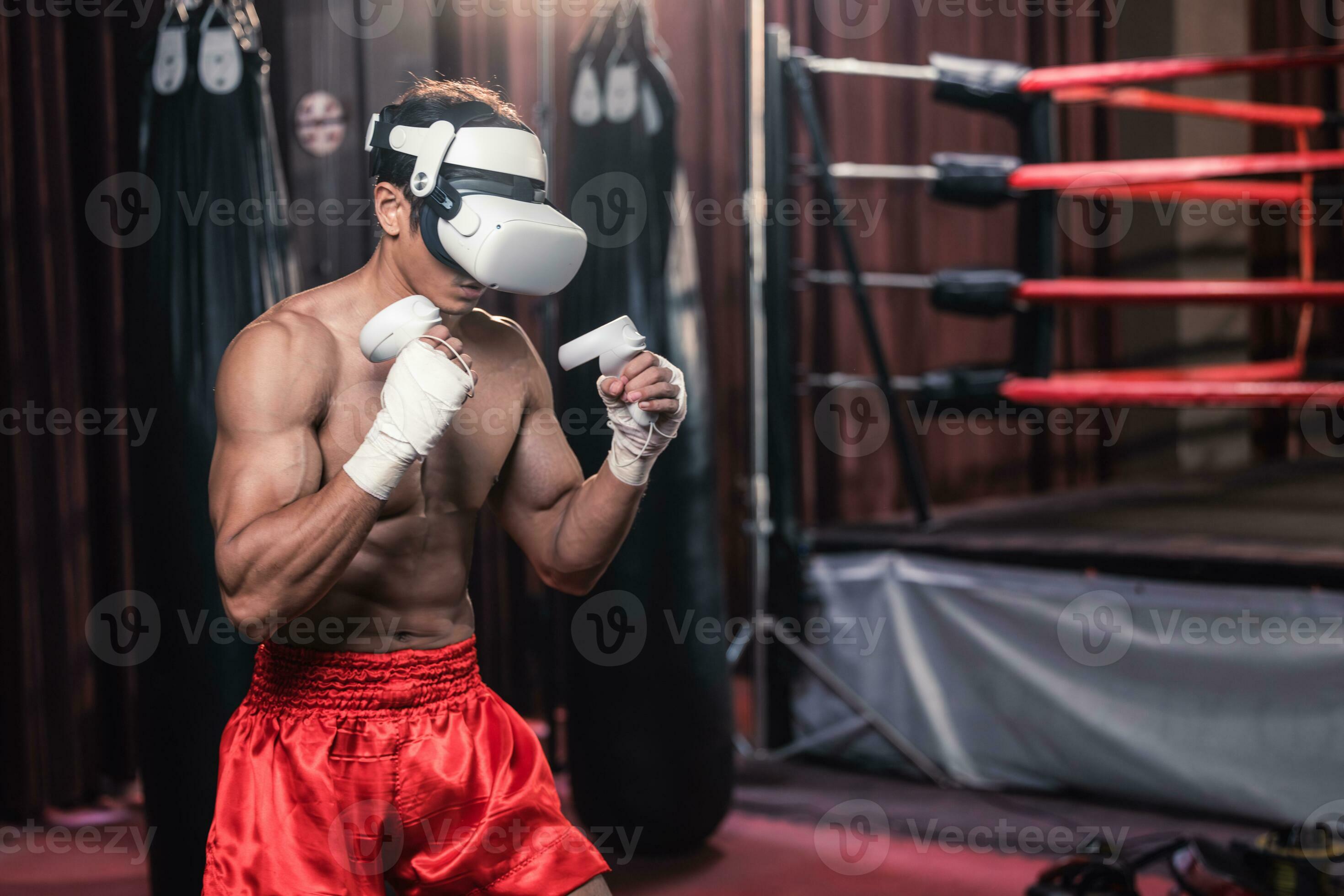 Fachmann Boxer tragen virtuell Wirklichkeit Headsets zu engagieren im Immersiv Boxen Workouts Simulationen während üben ihr Stanzen Techniken