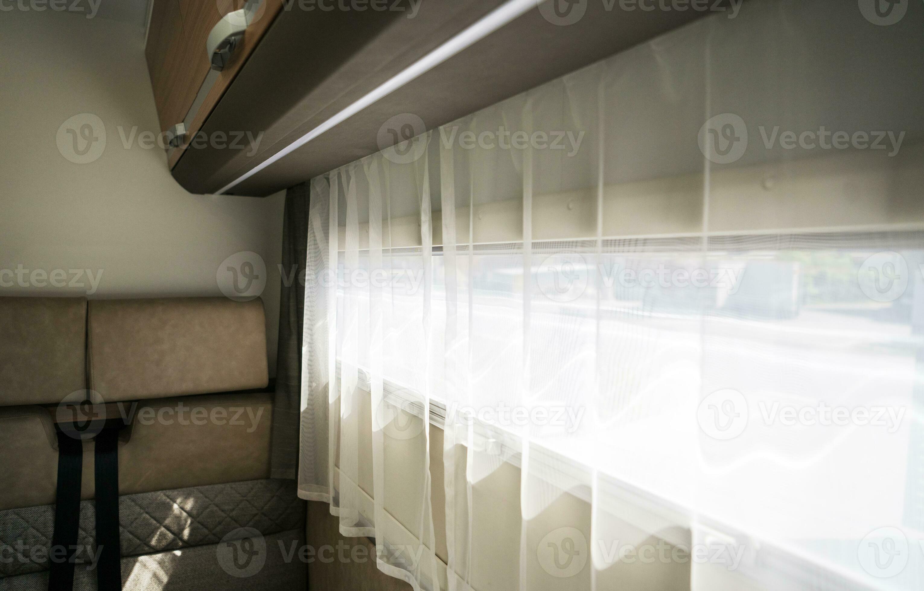 modern und elegant rv Wohnmobil Fenster Vorhang 24629739 Stock