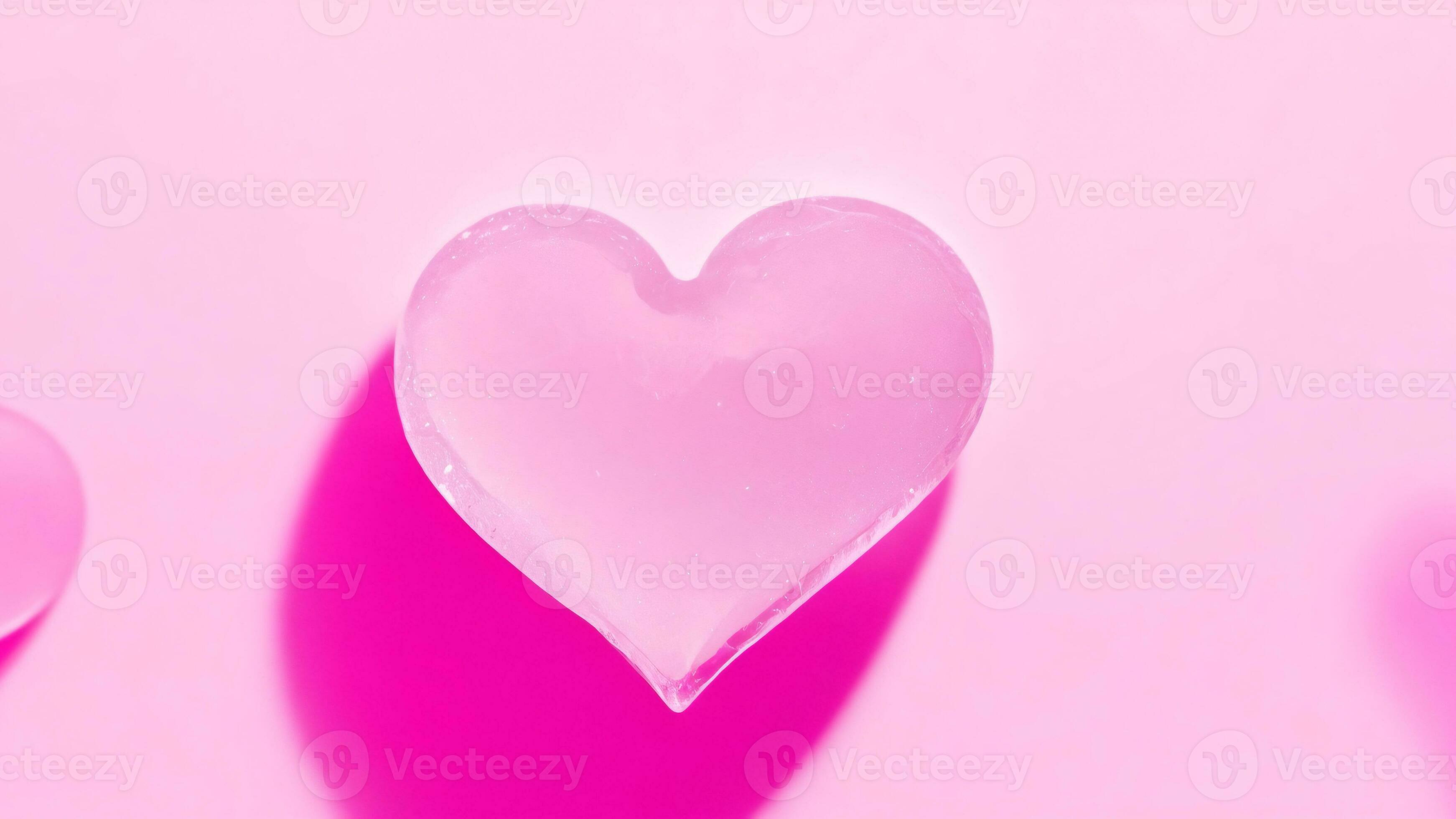Herz geformt Eis Würfel auf ein Rosa Hintergrund. Konzept von Liebe und  Romantik. Valentinstag Tag ai generiert 28123799 Stock-Photo bei Vecteezy