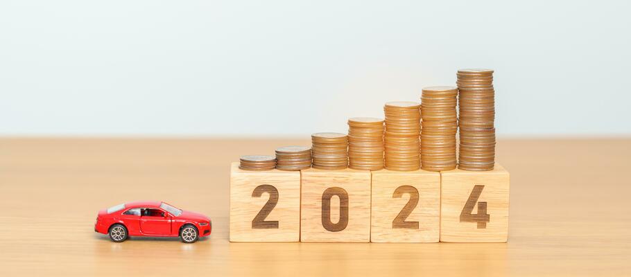 Kauf Neuer Autos, Versicherungen Und Geld Sparendes Konzept