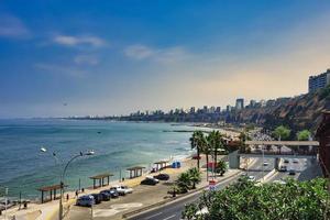 Blick auf Lima in Peru am Pazifischen Ozean foto