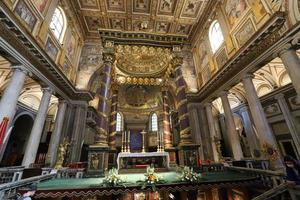 rom italien 10. mai 2022 teurer schmuck und schmuck in einer kirche in italien. foto