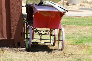 Kinderwagen für den Transport kleiner Lasten. foto