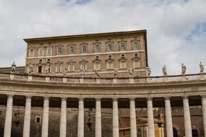 Gebäude im Vatikan, dem Heiligen Stuhl in Rom, Italien. Teil des Petersdoms. foto